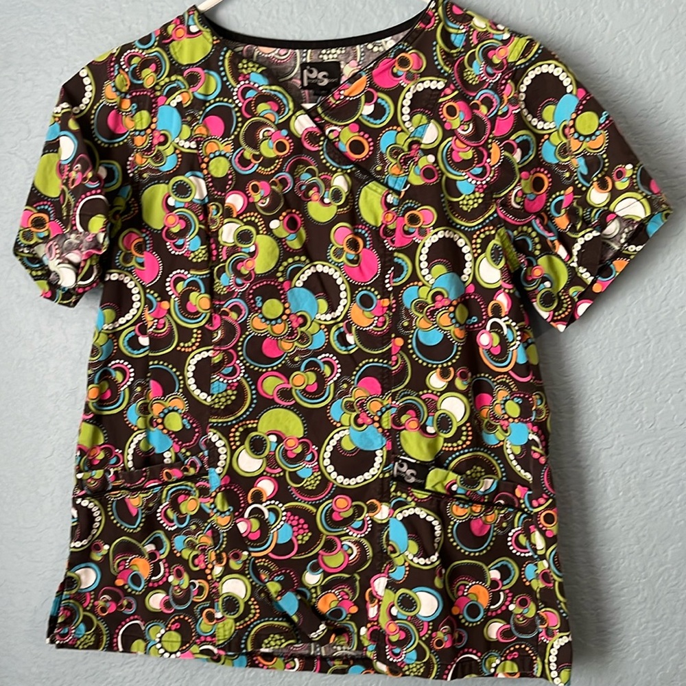 Peaches scrub top